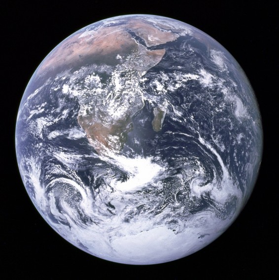 The_Earth_seen_from_Apollo_17 (1).jpg